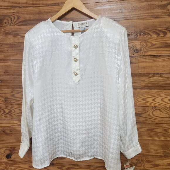 Size 18W - Picture 2 of 2